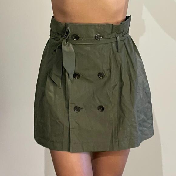 Green Buttoned Mini Skirt - Picture 1 of 5